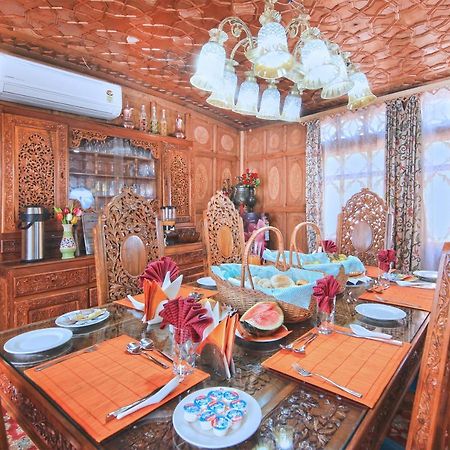 Kolu Group Of Houseboats Hotel Srinagar  Exterior photo