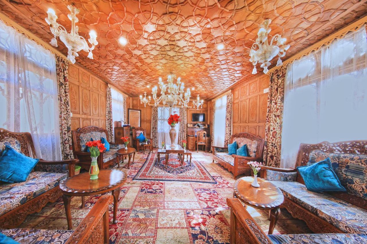 Kolu Group Of Houseboats Hotel Srinagar  Exterior photo